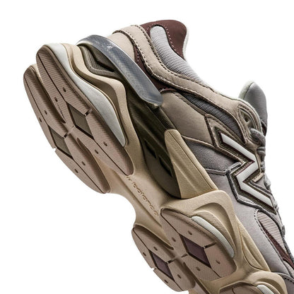 NB 9060 "Grey Matter/Timberwolf"